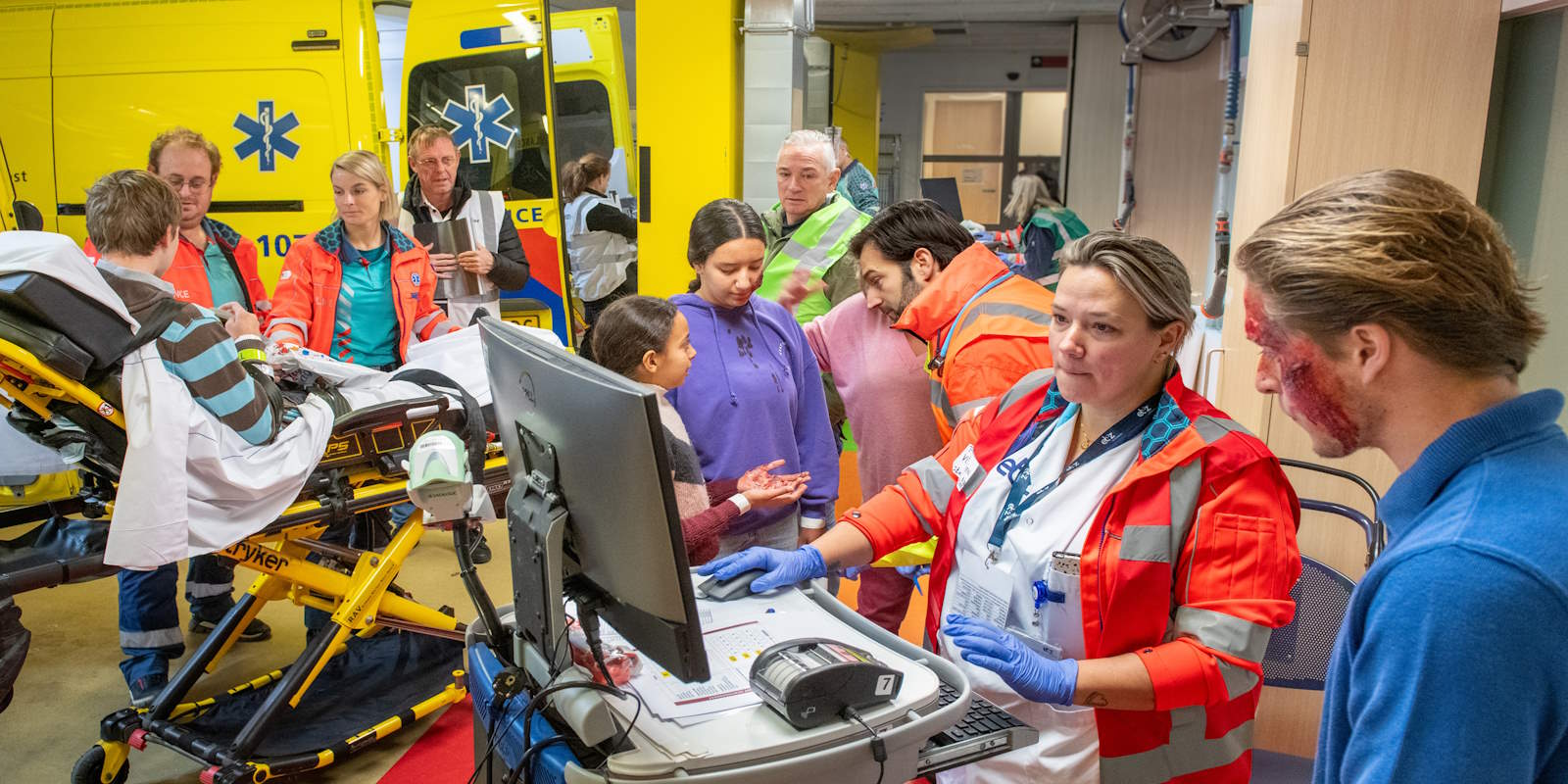 In de ambulancehal van het ETZ worden veel patiënten opgevangen. Foto: ETZ/Ellen den Ouden.