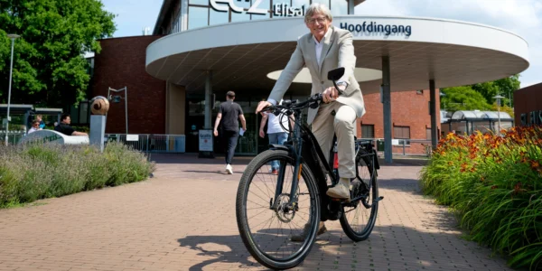 Bart Berden op de leenfiets