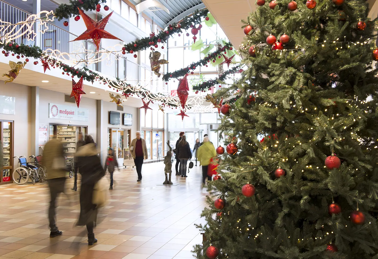 Kerstversiering in de centrale hal Kerstversiering in de centrale hal