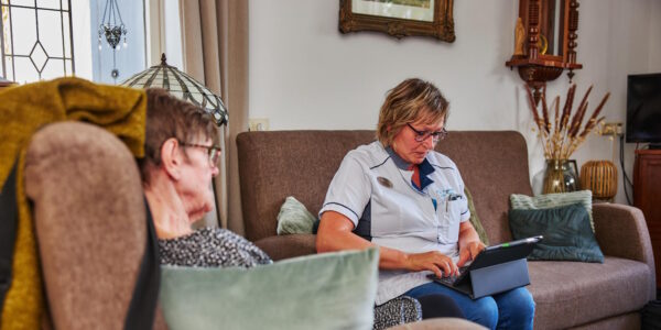 Patiënt wordt thuis behandeld.