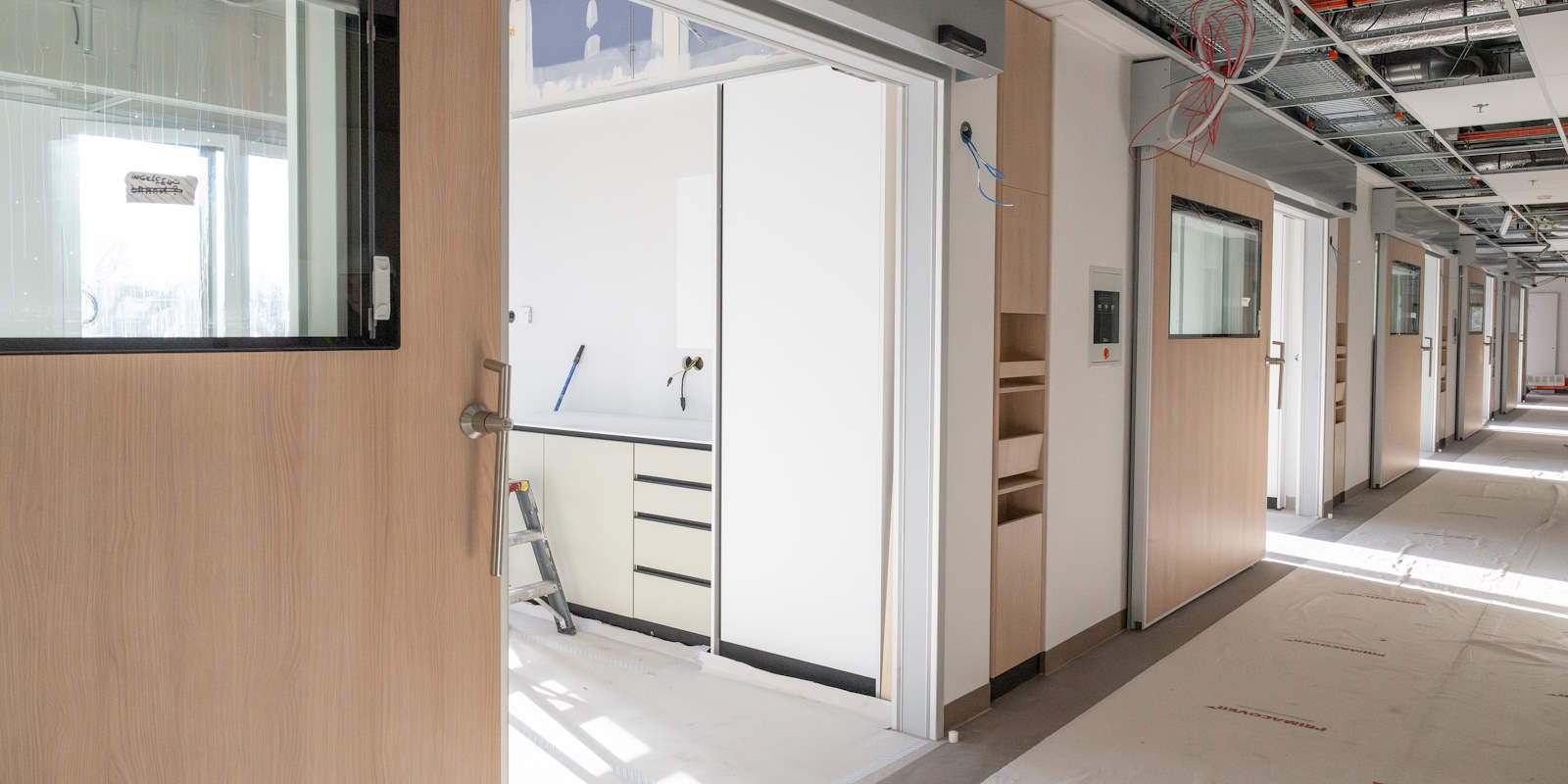 Gang en patiëntenkamer Intensive Care.